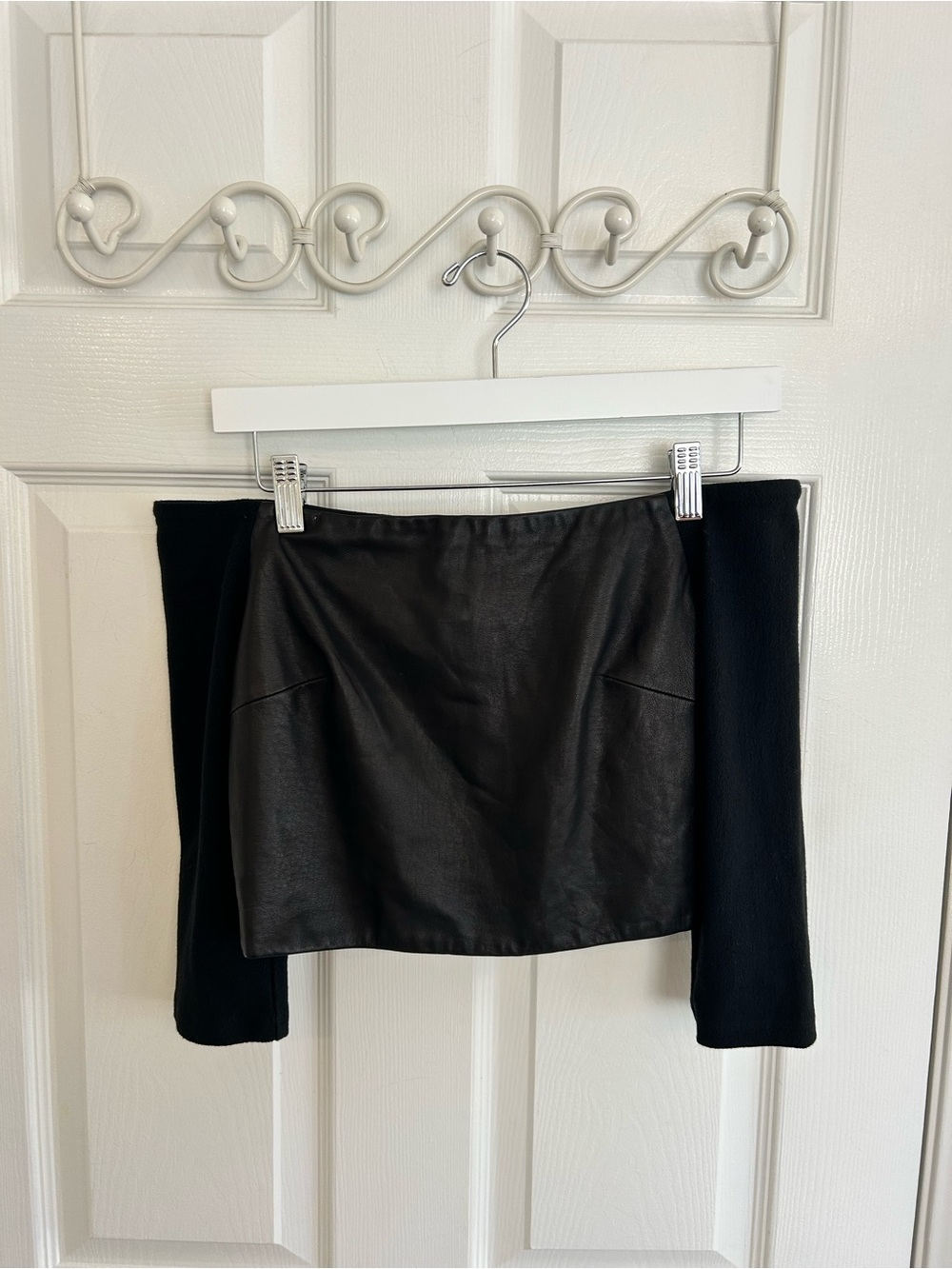 Alice + Olivia Black Cap Sleeve Crop Top Size S